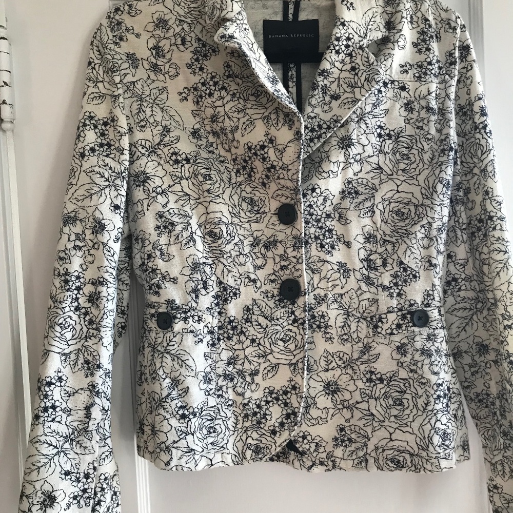 Banana Republic White and Blue Floral Blazer